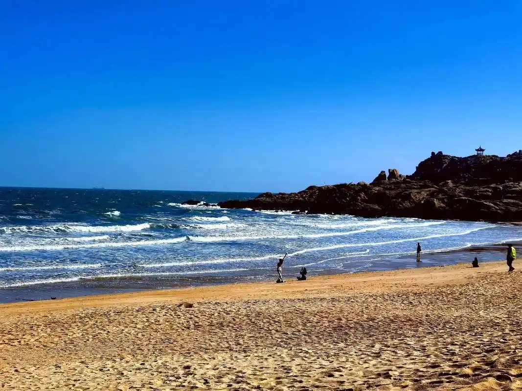 眺望大海,无垠无际!耳边是逐浪的沙沙声和海浪 - 抖音