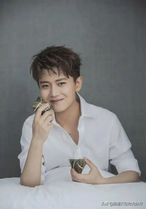 实力与偶像兼具 多才多艺 唱跳俱佳的全能男神～任嘉伦