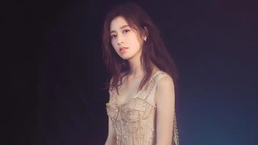 内地明星周雨彤明星风尚壁纸