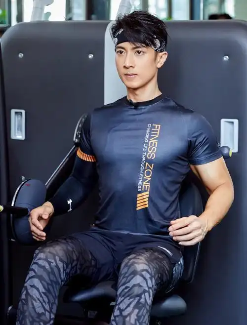 吴尊的身材怎一个绝字能形容!