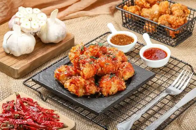 这次给大家带来的是韩式炸鸡的入门版做法,大家可以研究一下.