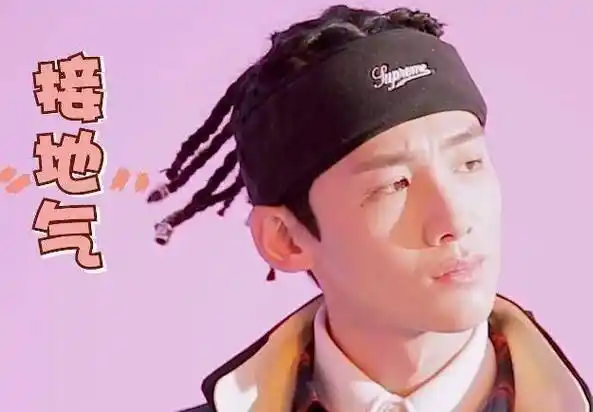 邓伦马思纯拍摄现场照片曝光搭肩互动超开心意外捕获白敬亭