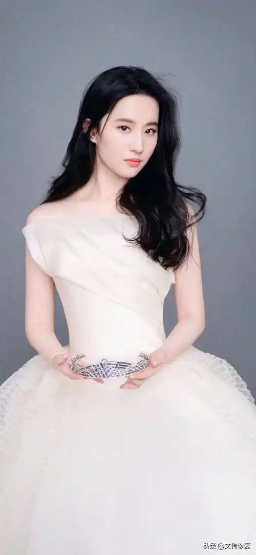 咱们来看一看"神仙姐姐"刘亦菲到底有多美_阅读文章_社会_女神