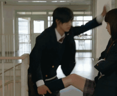 收集   点赞  评论  壁咚黑秘书 0 365 crisonc1  发布到  表情包