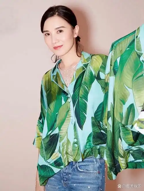 演员宋佳:谜一样的感情故事,直言喜欢有才华的男人,43岁仍未婚