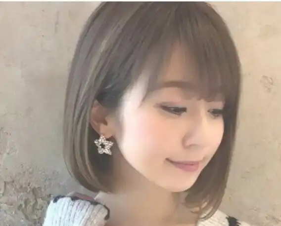 女生时尚露耳减龄短发发型图片_短发_女生发型大全