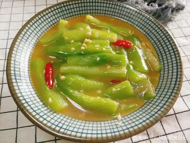 丝瓜,夏日清爽菜,这样做,简单又好吃,老公和孩子都喜欢