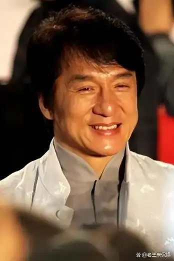 成龙曾经意气风发的龙叔如今断崖式衰老