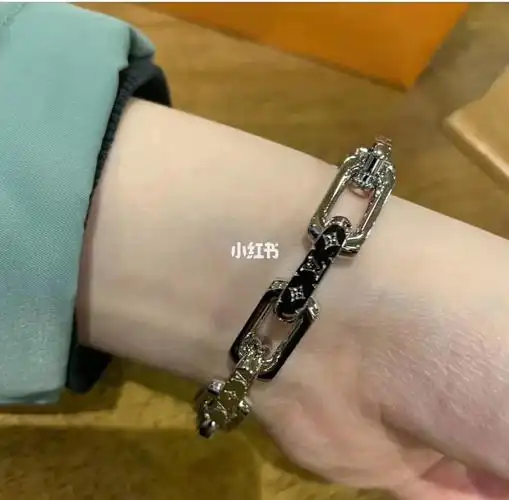 lv路易威登银色竹节手链上手
