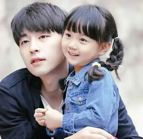 如今节目再次见到邓爸爸,邓伦依旧宠溺?_网易订阅