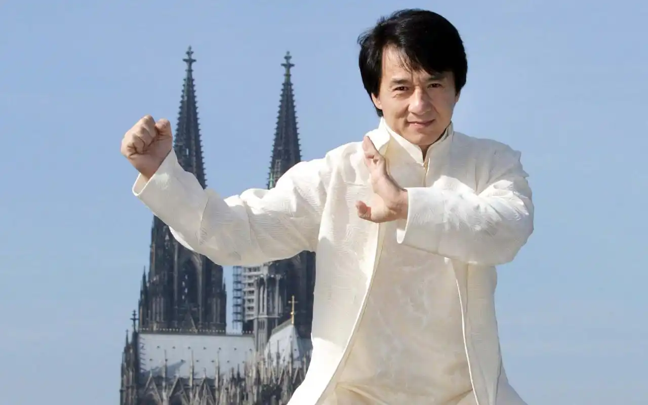 国际功夫影星成龙