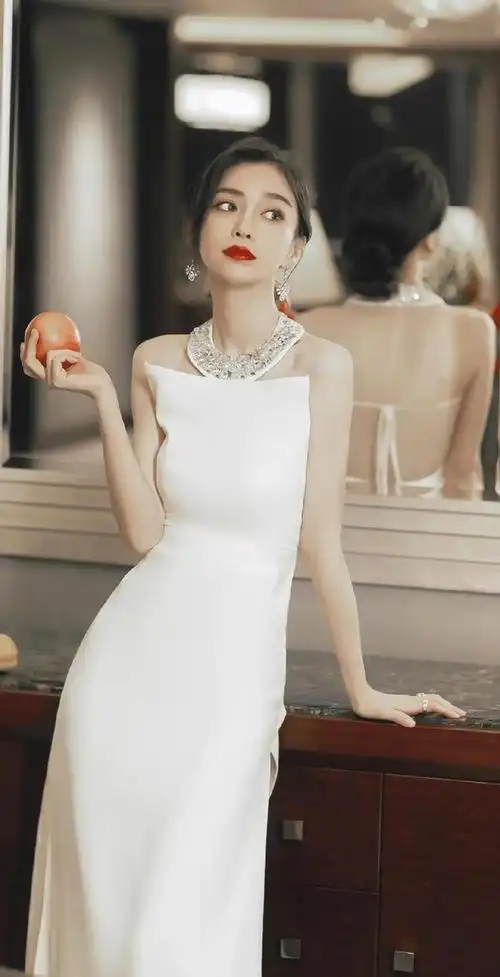 angelababy吊带裙,余生再无倾城色,一草一木皆相思|杨颖_网易订阅