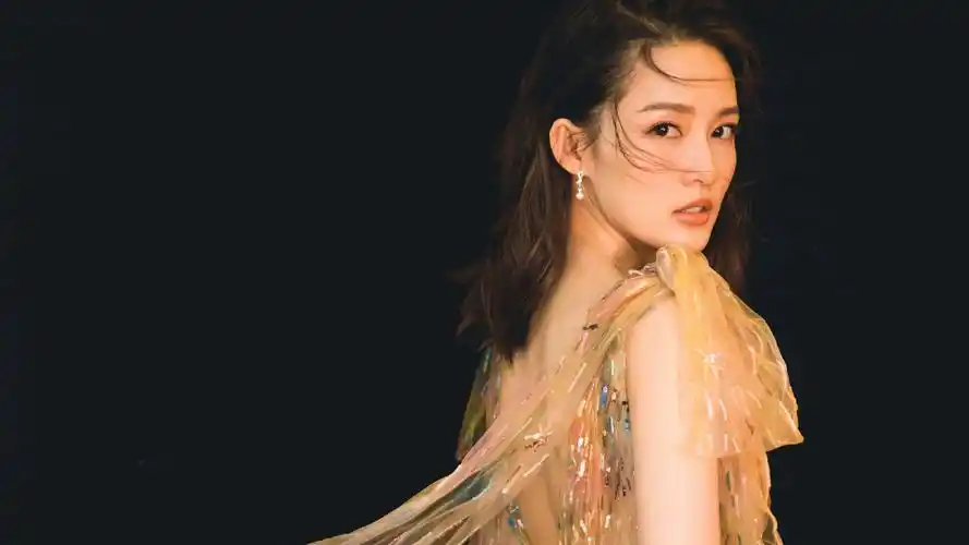 李沁 最新宽屏壁纸 2018/11/14_我爱桌面网提供