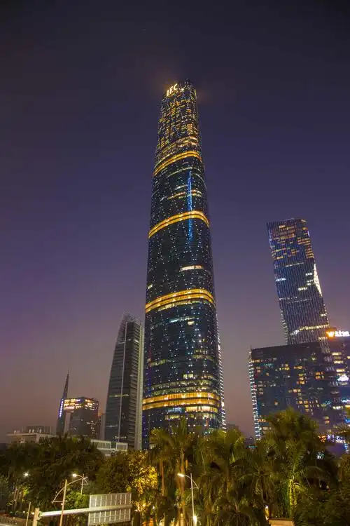 入夜,珠江新城·西塔. - 李建辉摄影广州