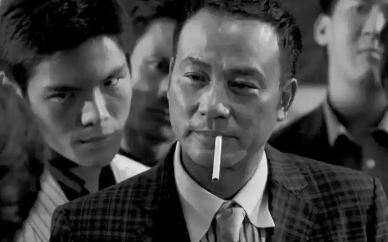 在b站看任达华四大名场面!钓鱼不戴头盔吗!谁让你抽烟的!