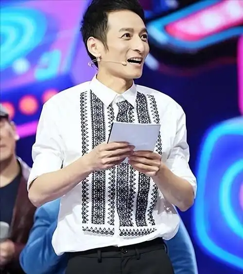 事实证明,逐渐"消失"的主持人李维嘉,已经走上了另一条大道