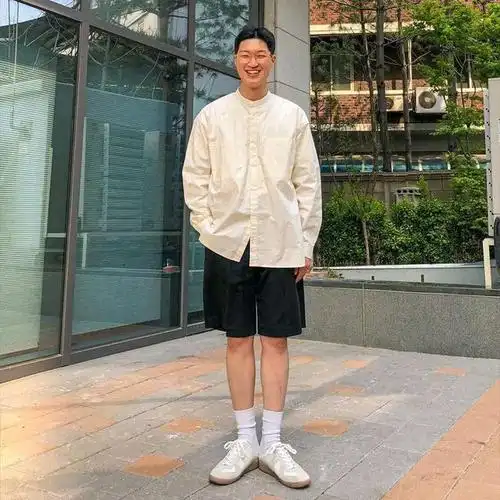 高个子男生的复古混搭