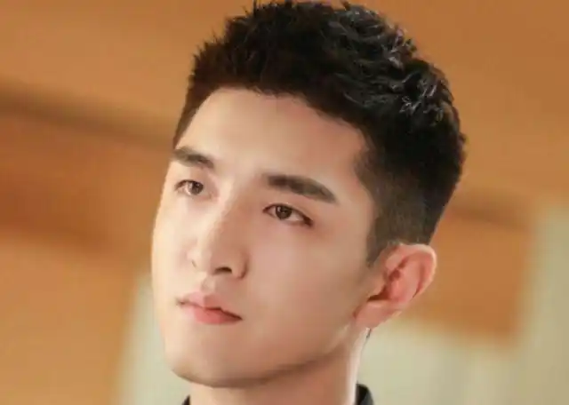 30岁的男人留这5种发型出不了错轻松减龄到20岁