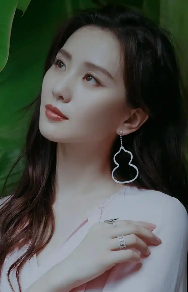 影视女星刘诗诗写真集:时尚优雅,唯美动人!