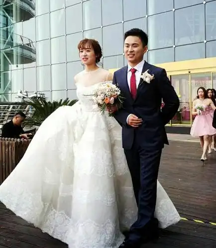 国乒又一国手宣布结婚!夫妻二人因乒乓结缘,丁宁闺蜜前往当伴娘