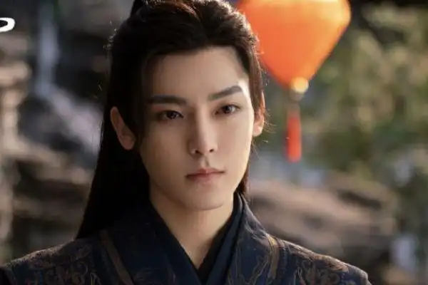 《护心》周也饰演叛逆修仙少女雁回?天曜扮演者侯明昊个人资料?