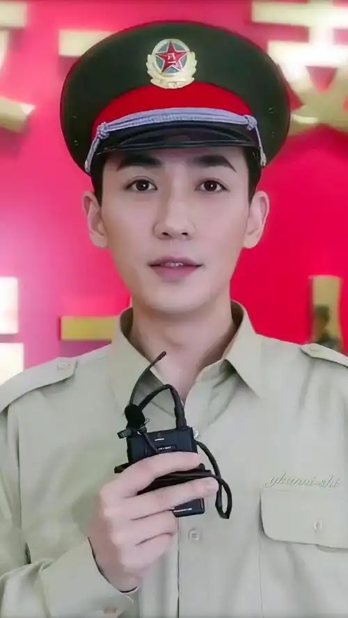 朱一龙军装造型