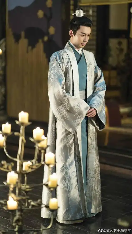 肖战古装我真的觉得是最绝的 最近看到好多古装不太好看的男主 想安利