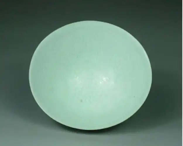 北宋景德镇窑青白釉刻缠枝纹盏-青白瓷精品-图片