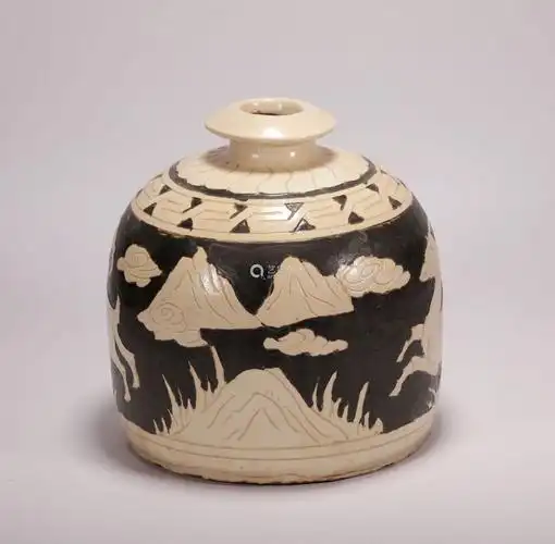 宋代 磁州窑黑地剔花双鹿纹嘟噜瓶