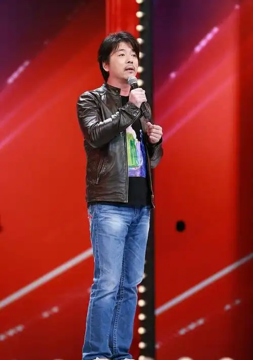 手栾树接任,作为黑豹第三任主唱的秦勇,于1994年加入乐队并担任主唱