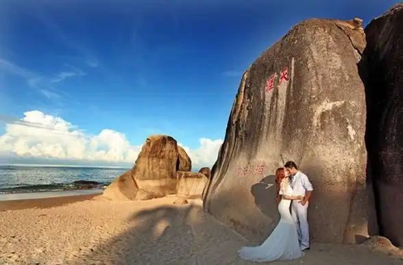 以天涯海角为背景的婚纱照