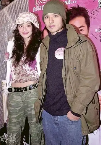 首页 资讯 娱乐地产 > 正文   香港"明报"报道,冯德伦和莫文蔚于07年