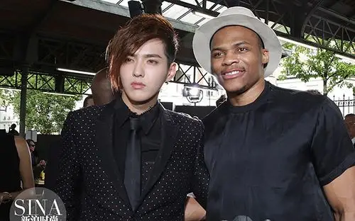 高清-威少吴亦凡共同亮相时装周