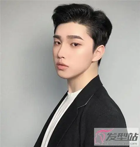 时尚韩式男生短发 时尚百变不挑人_发型站_最新流行发型设计发型图片