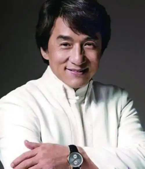 成龙到底有多牛迪拜王子借他4亿豪车惊天一跳破吉尼斯纪录