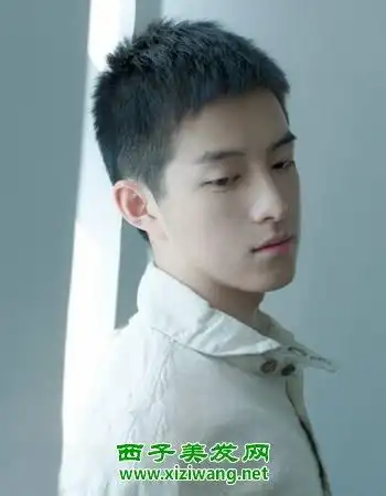 长寸头男生短发发型图片 精致又清爽