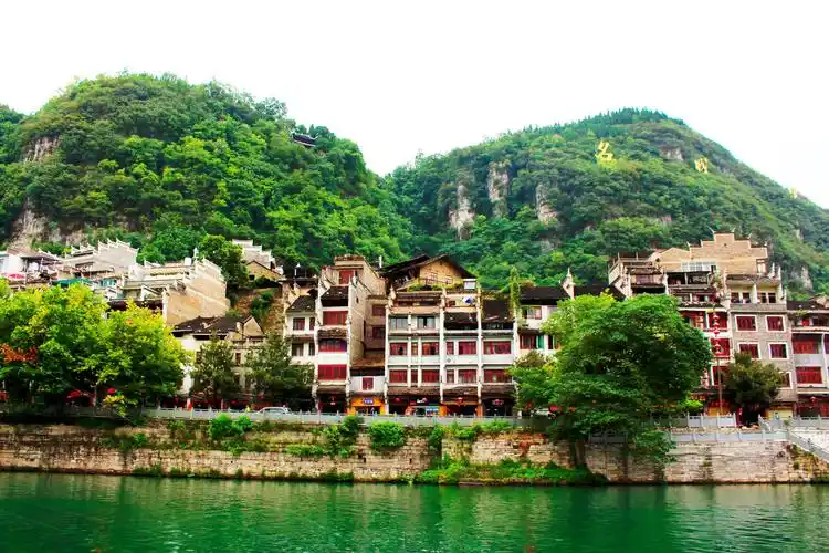 大地:致敬三十岁环中国旅行之镇远古镇_贵州