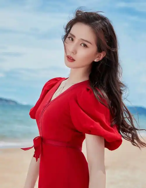 刘诗诗,海边红裙,性感迷人!