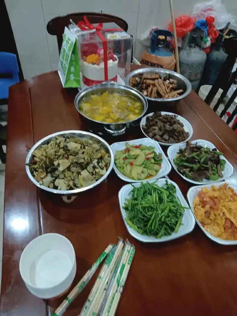 虽说只是短暂的陪伴,但对于我们姐妹几个也已经很知足,在这现实的社会