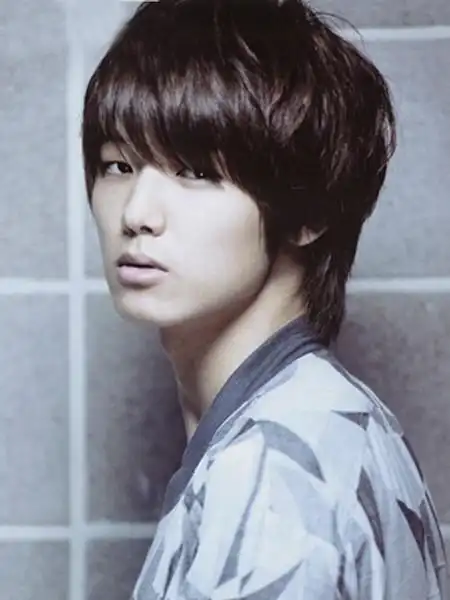 单眼皮小眼睛帅哥姜敏赫发型,男明星图片,发型图片