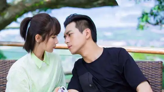 李现住的海景房每晚10万,娜扎红裙6万