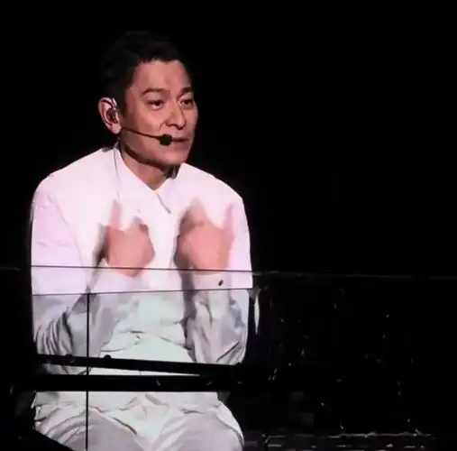 刘德华,突发状况!