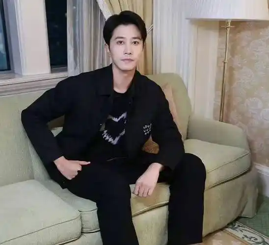 王一博肖战官宣刘亦菲彭冠英恋情张杰内涵蔡徐坤张翰结婚