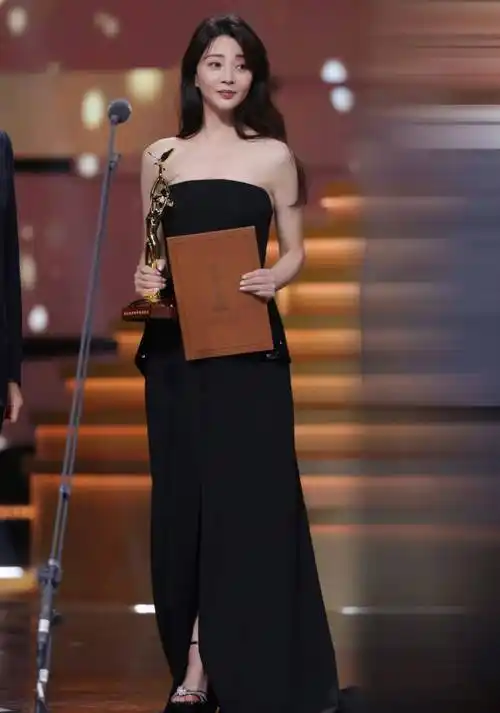 情路坎坷的4位70后"国民女神"(人到中年谁的颜值更胜一筹?