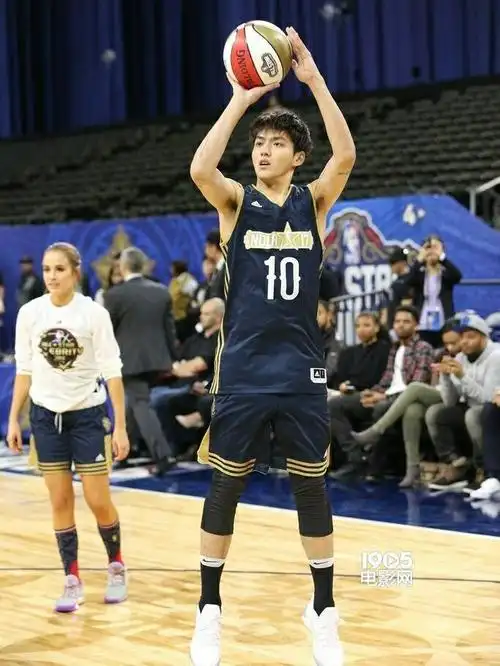 我爱的篮球男孩——吴亦凡78_吴亦凡_篮球_济南自由行热门攻略