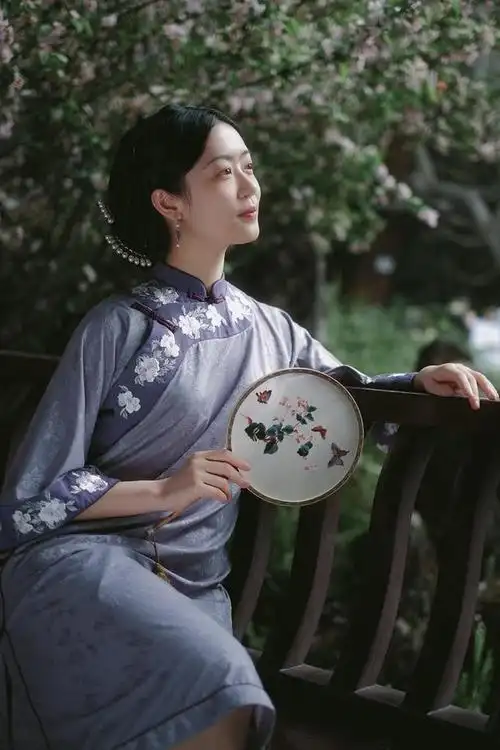 杜甫草堂里的民国风美人小姐姐像画里走出来的人