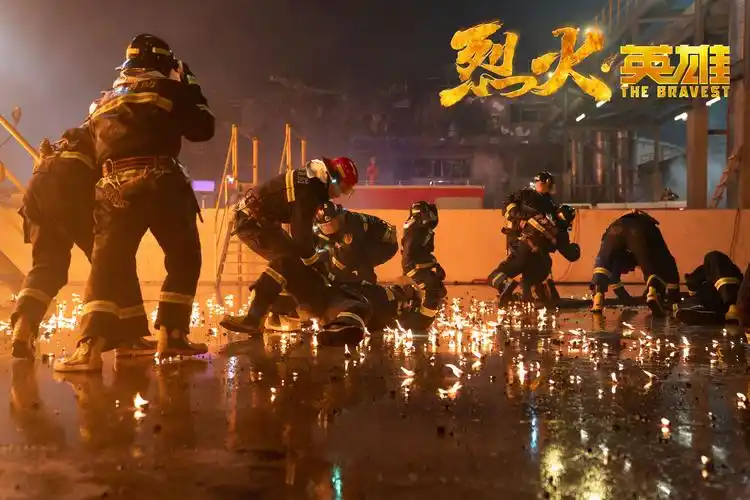 烈火英雄你我都是上帝沙盘中的蚂蚁脆弱无比