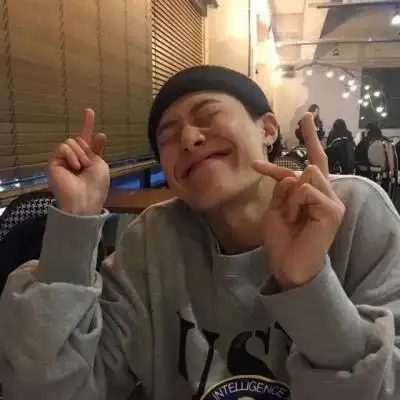 笑的开心的头像高清快乐笑得很开心的图片头像