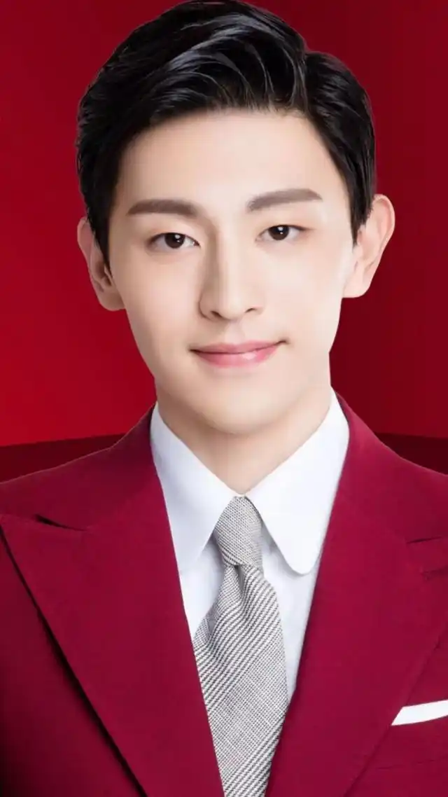 不过真的很帅啊,正脸照是最考验脸型的,邓伦真是什么角度都能完美驾驭