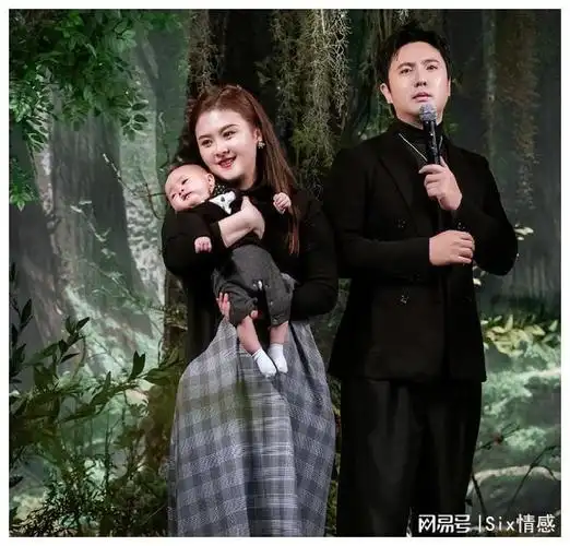 曝沈腾已停工赶赴日本做恢复治疗,妻子王琦深夜与男性友人聚餐_影视